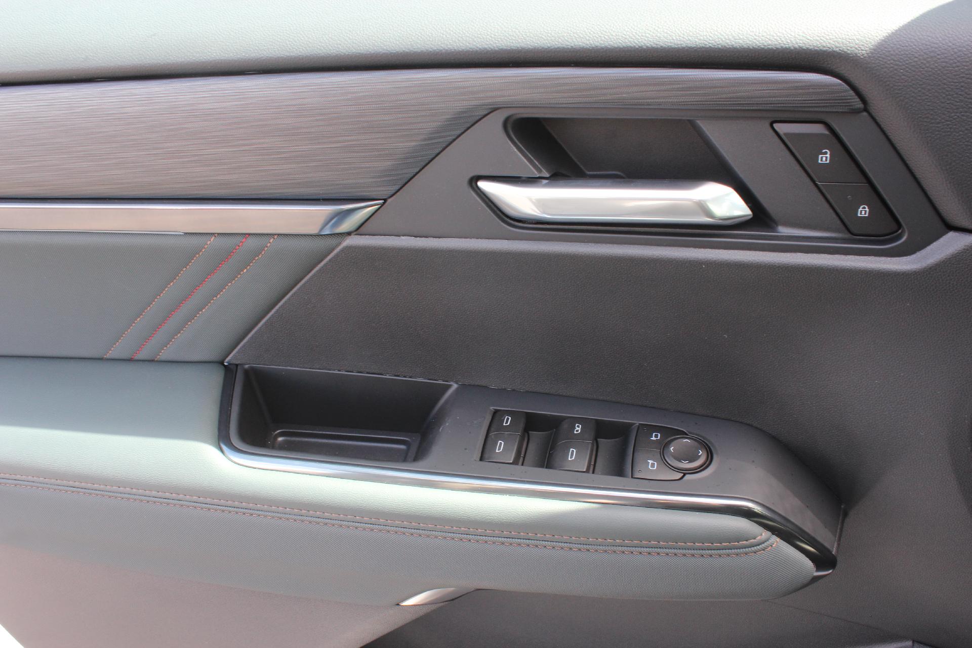 2025 GMC Acadia Vehicle Photo in AURORA, CO 80012-4011