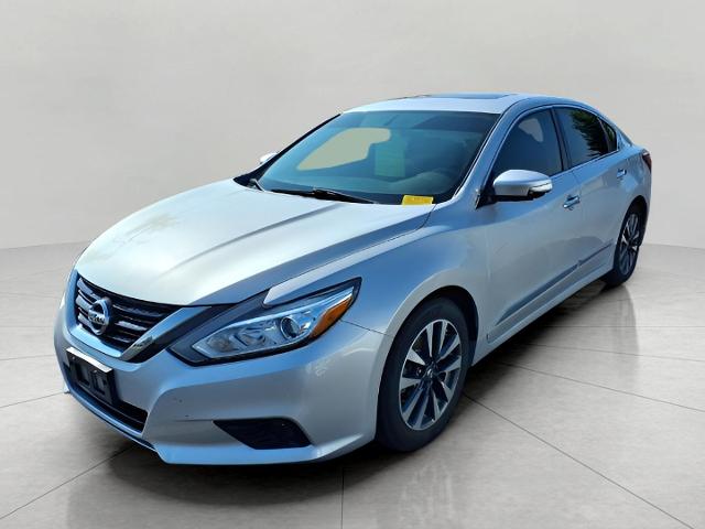 2017 Nissan Altima Vehicle Photo in Oshkosh, WI 54904