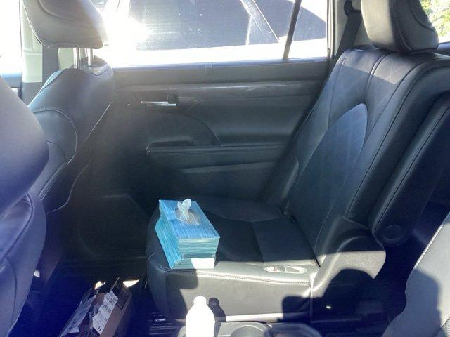 2021 Toyota Highlander Vehicle Photo in PUYALLUP, WA 98371-4149