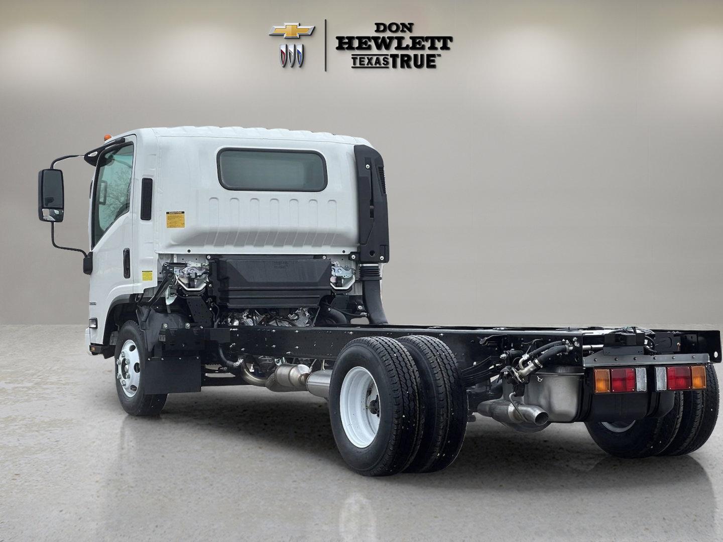 2024 Chevrolet Low Cab Forward 3500 Vehicle Photo in GEORGETOWN, TX 78626-7508