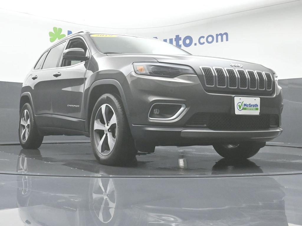 2019 Jeep Cherokee Vehicle Photo in Cedar Rapids, IA 52402