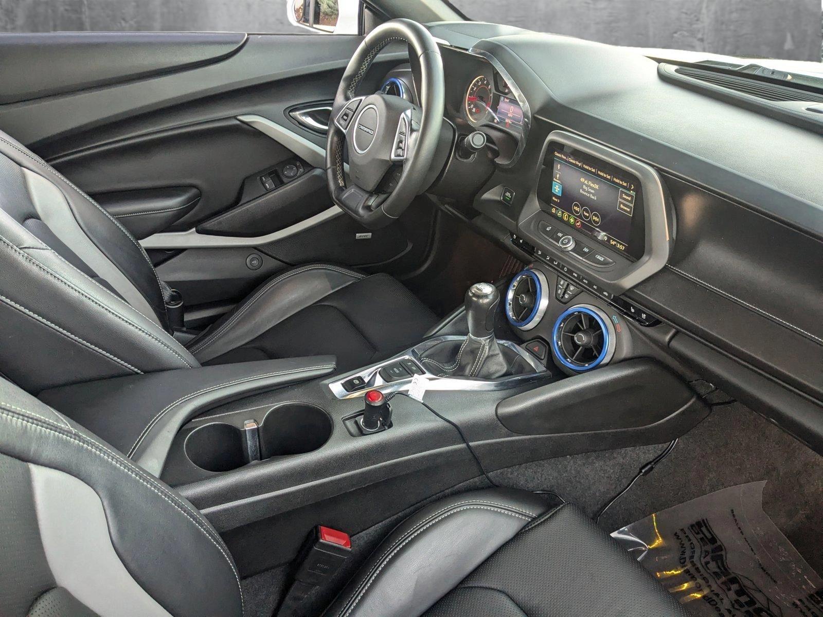 2019 Chevrolet Camaro Vehicle Photo in TIMONIUM, MD 21093-2300