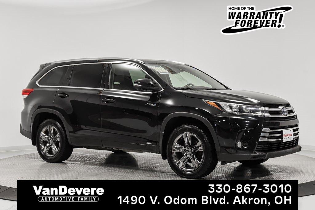 2017 Toyota Highlander Vehicle Photo in AKRON, OH 44320-4088