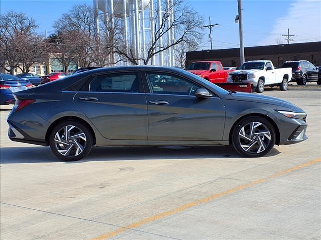 2025 Hyundai ELANTRA Vehicle Photo in Peoria, IL 61615