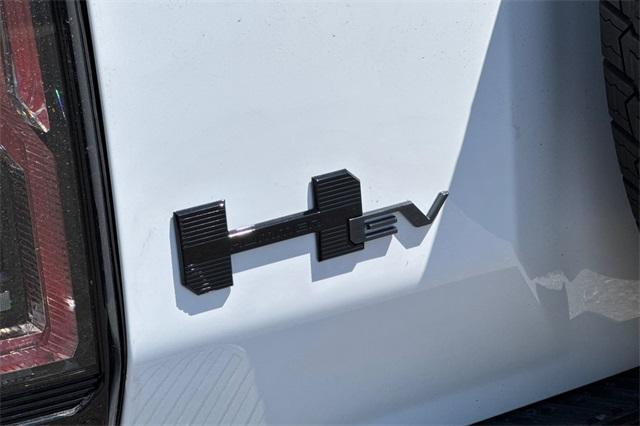 2025 GMC HUMMER EV SUV Vehicle Photo in ELK GROVE, CA 95757-8703