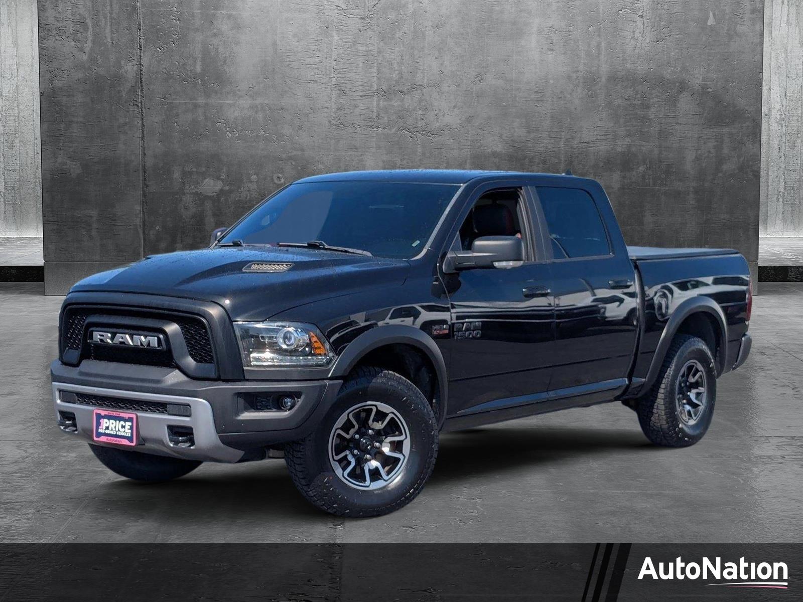 2017 Ram 1500 Vehicle Photo in VALENCIA, CA 91355-1705