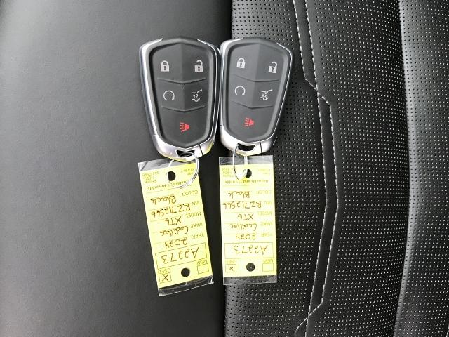 2024 Cadillac XT6 Vehicle Photo in GREEN BAY, WI 54303-3330