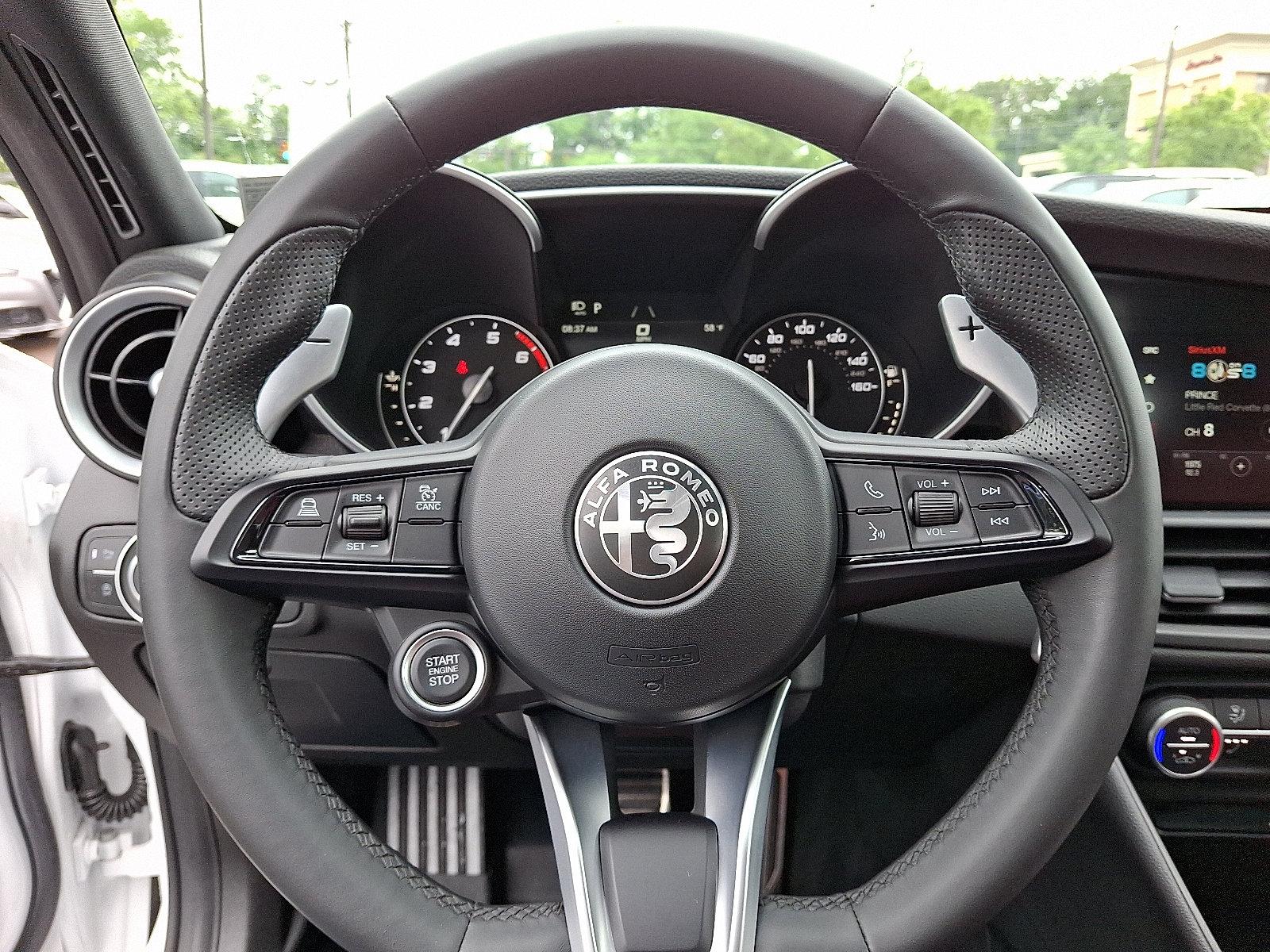 2022 Alfa Romeo Giulia Vehicle Photo in Willow Grove, PA 19090