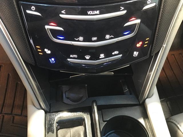 2014 Cadillac XTS Vehicle Photo in GREEN BAY, WI 54303-3330