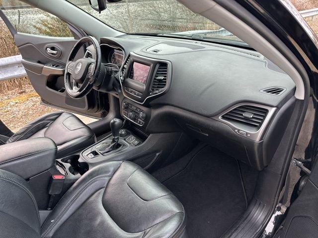 2021 Jeep Cherokee Vehicle Photo in MEDINA, OH 44256-9631