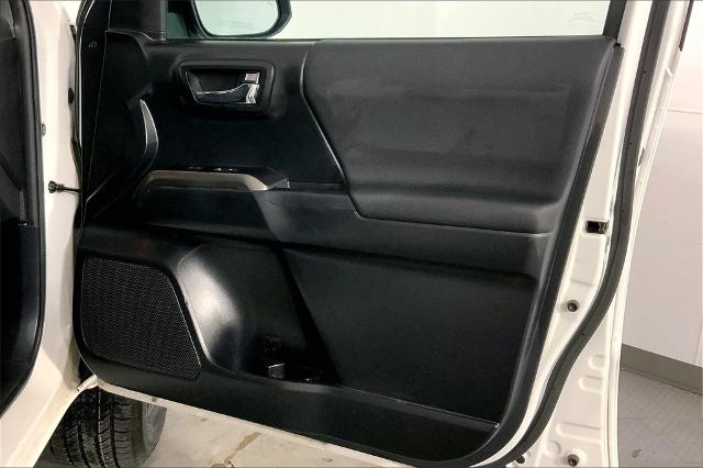 2021 Toyota Tacoma 4WD Vehicle Photo in Kansas City, MO 64114