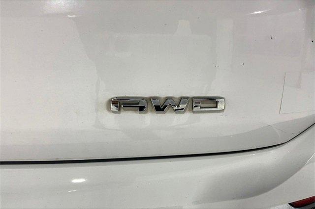 2023 GMC Terrain Vehicle Photo in TOPEKA, KS 66609-0000