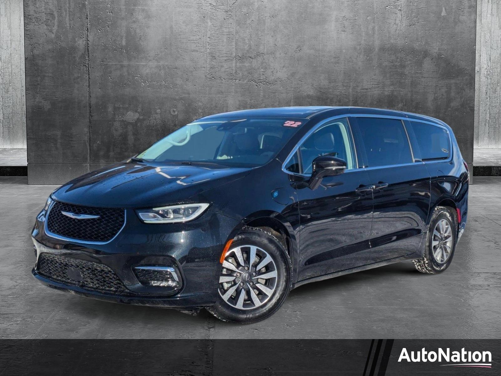 2022 Chrysler Pacifica Vehicle Photo in LONE TREE, CO 80124-2750