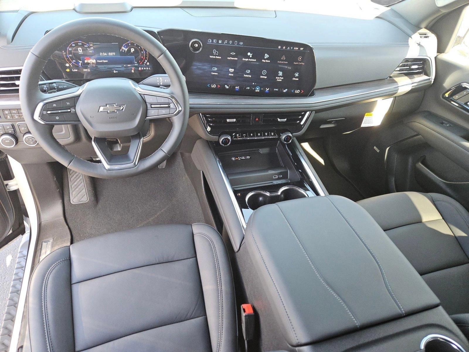 2025 Chevrolet Suburban Vehicle Photo in GILBERT, AZ 85297-0446