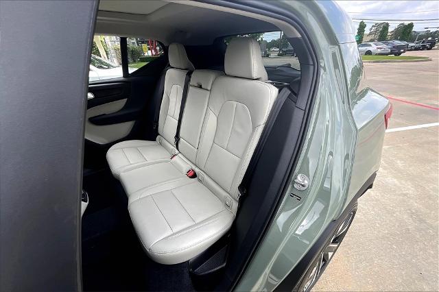 2025 Volvo XC40 Vehicle Photo in Houston, TX 77007