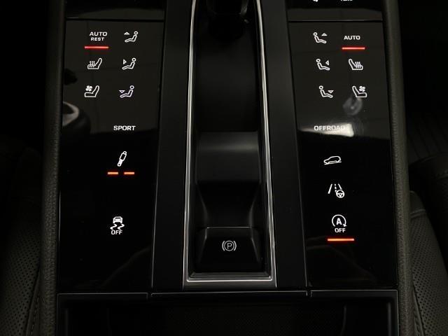 2022 Porsche Macan Vehicle Photo in Appleton, WI 54913