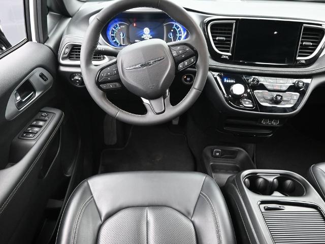 2024 Chrysler Pacifica Vehicle Photo in Cedar Rapids, IA 52402