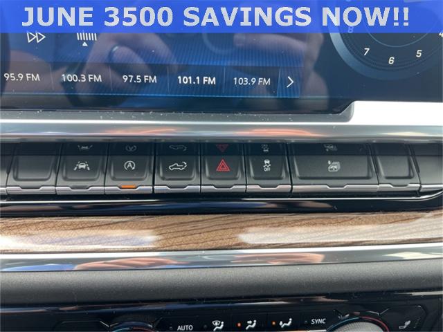 2023 Chevrolet Silverado 1500 Vehicle Photo in GREEN BAY, WI 54304-5303