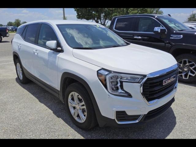 2024 GMC Terrain Vehicle Photo in NEENAH, WI 54956-2243