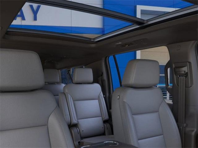 2025 Chevrolet Suburban Vehicle Photo in ENGLEWOOD, CO 80113-6708