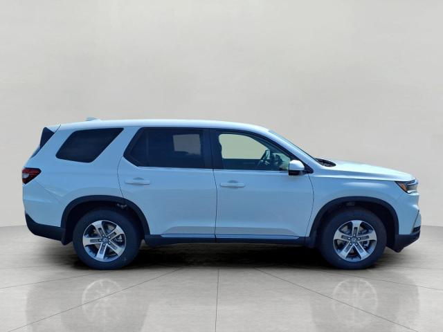 2025 Honda Pilot Vehicle Photo in Oshkosh, WI 54904