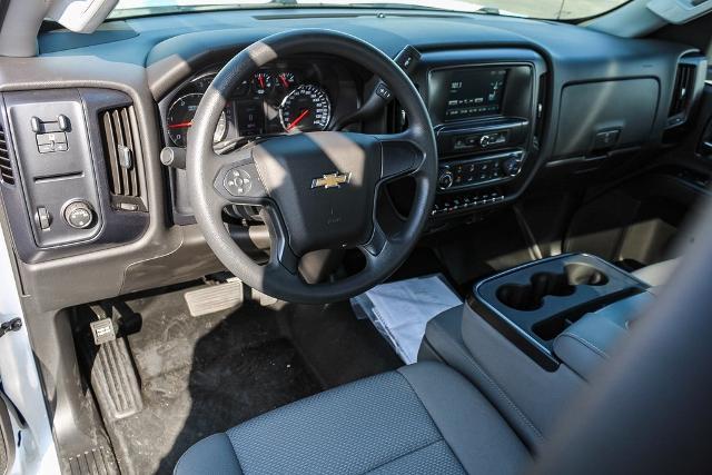 2023 Chevrolet Silverado Chassis Cab Vehicle Photo in VENTURA, CA 93003-8585