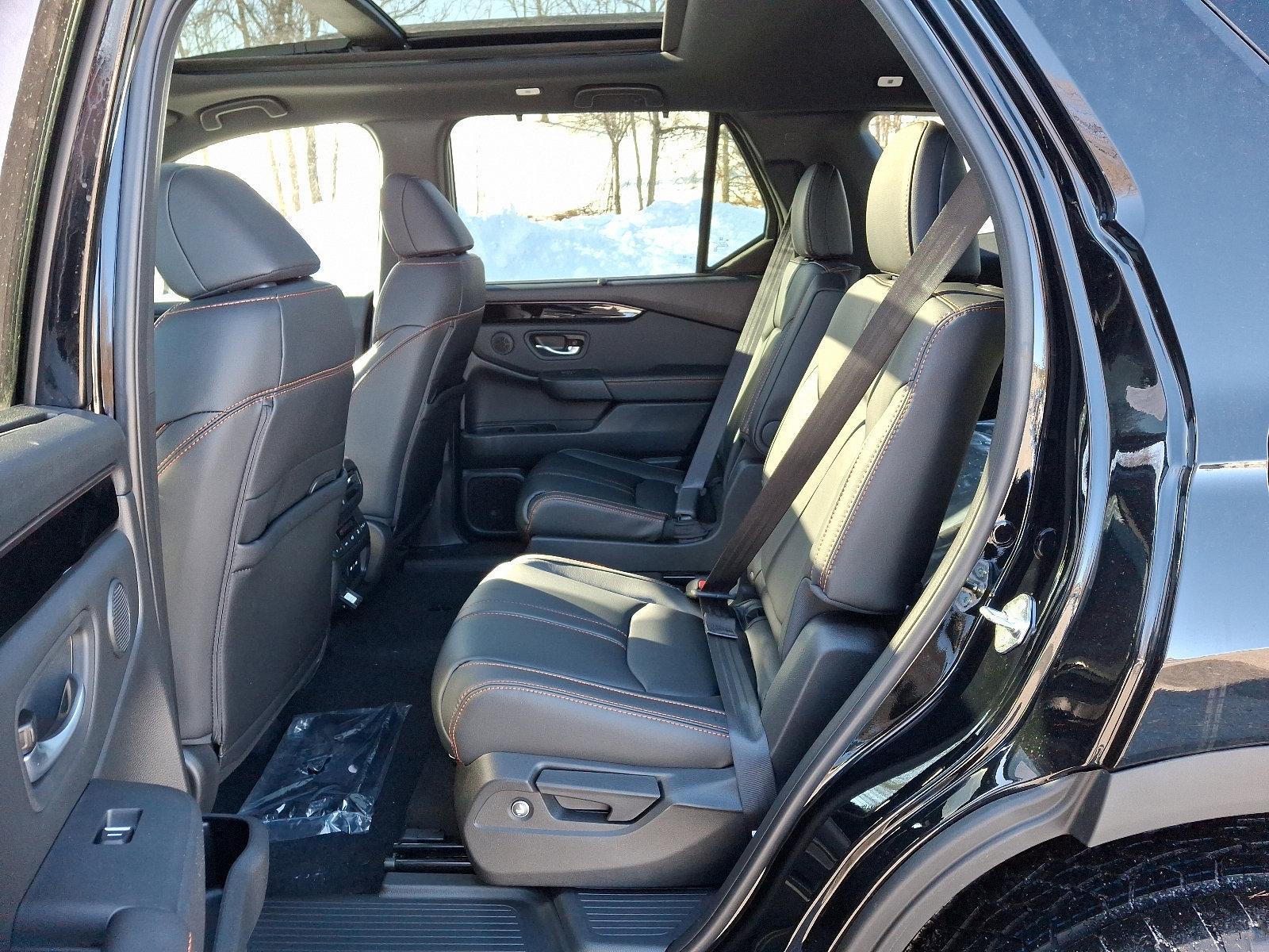 2025 Honda Pilot Vehicle Photo in Harrisburg, PA 17111