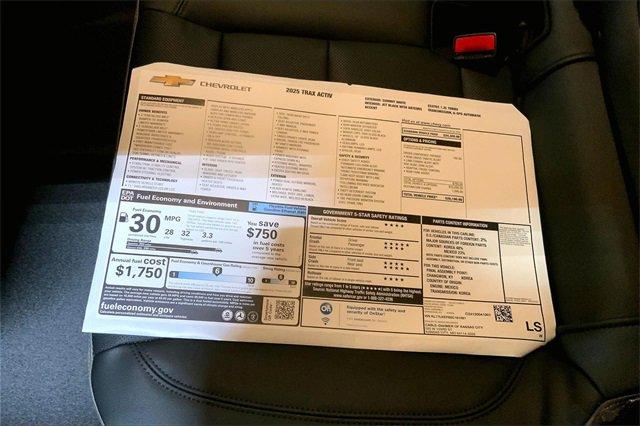 2025 Chevrolet Trax Vehicle Photo in KANSAS CITY, MO 64114-4502