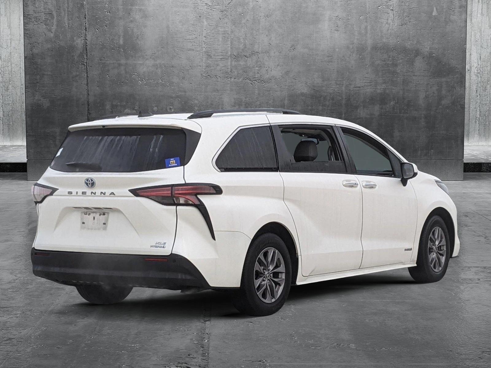 2021 Toyota Sienna Vehicle Photo in Davie, FL 33331