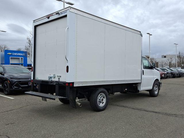 2025 GMC Savana Cutaway 3500 Vehicle Photo in DANBURY, CT 06810-5034