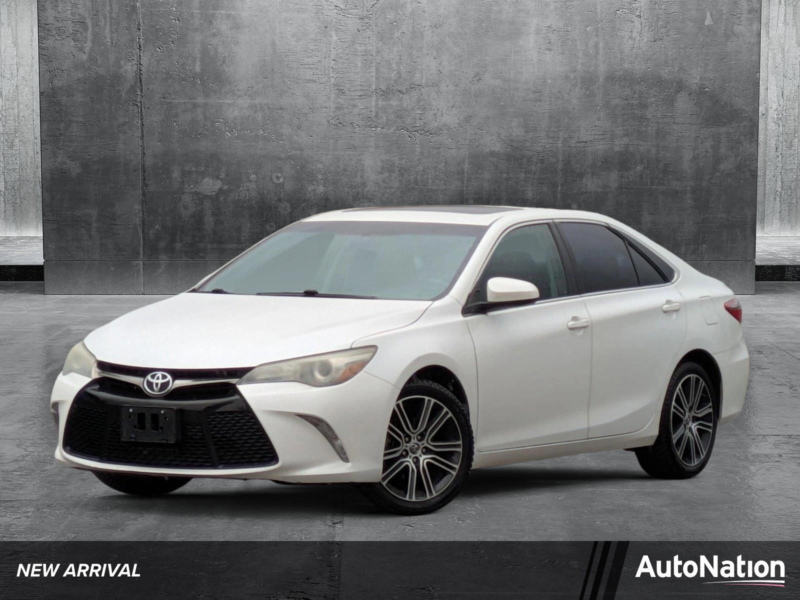 2016 Toyota Camry Vehicle Photo in Valencia, CA 91355-1794