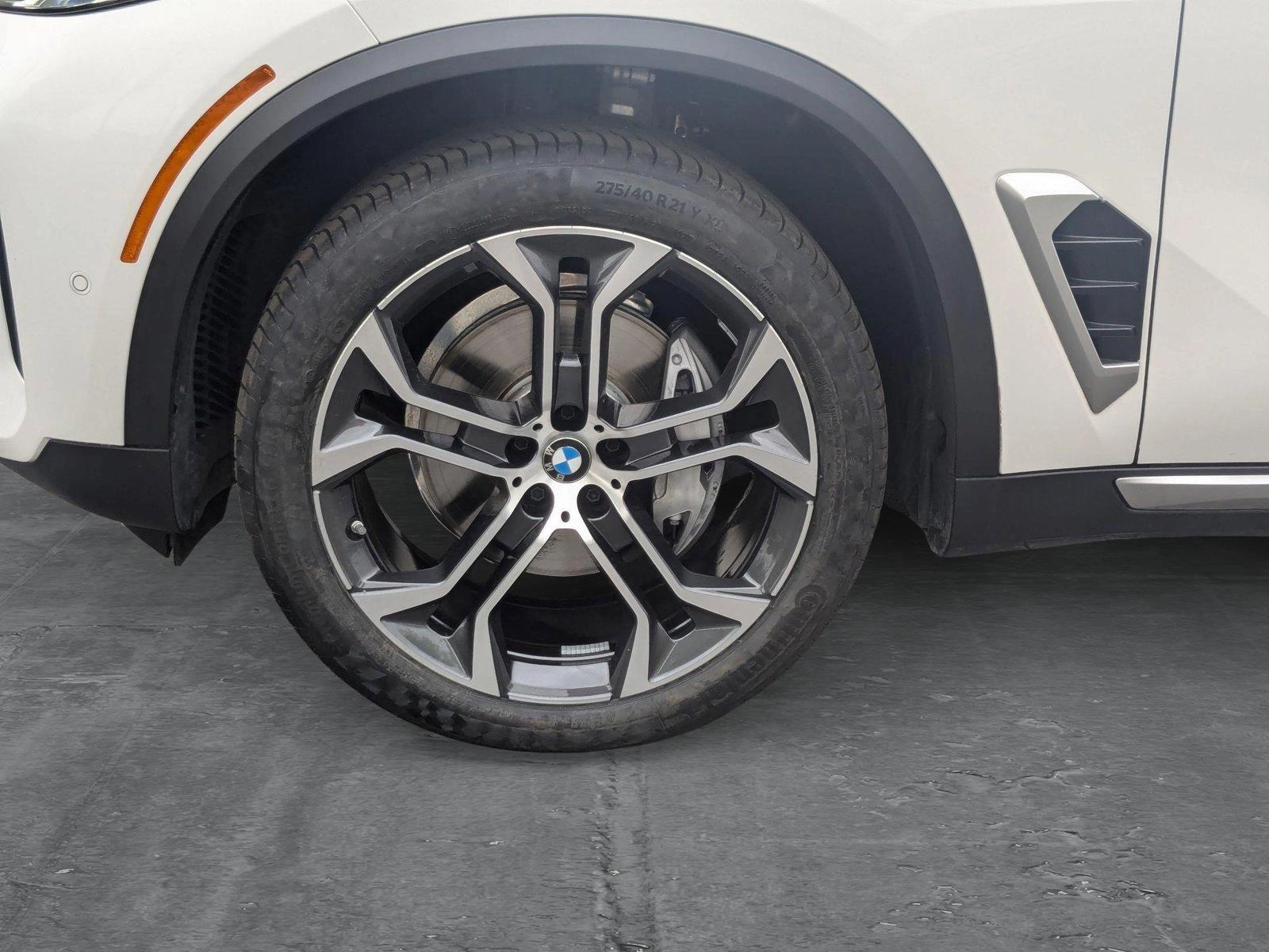 2025 BMW X5 sDrive40i Vehicle Photo in Valencia, CA 91355