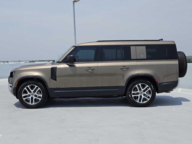 2024 Defender Vehicle Photo in AUSTIN, TX 78717