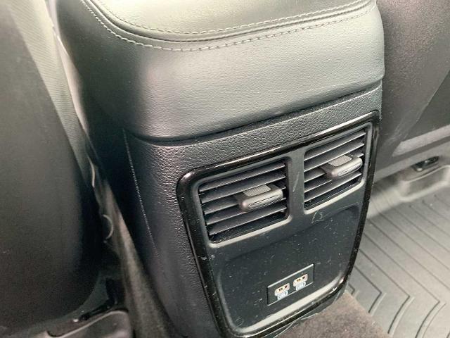 2018 Dodge Charger Vehicle Photo in MOON TOWNSHIP, PA 15108-2571
