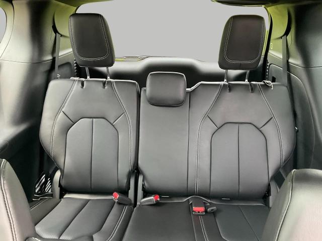 2025 Chrysler Pacifica Vehicle Photo in Kaukauna, WI 54130
