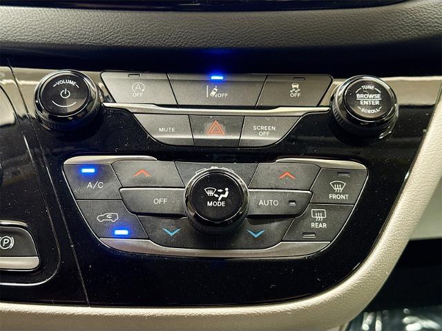 2022 Chrysler Pacifica Vehicle Photo in EVERETT, WA 98203-5662