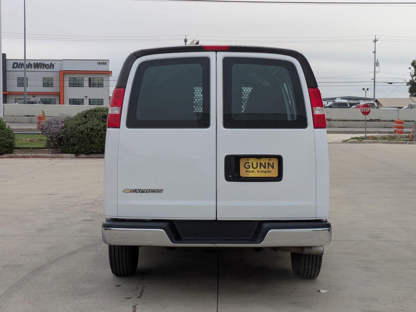 2023 Chevrolet Express Cargo 2500 Vehicle Photo in SELMA, TX 78154-1460