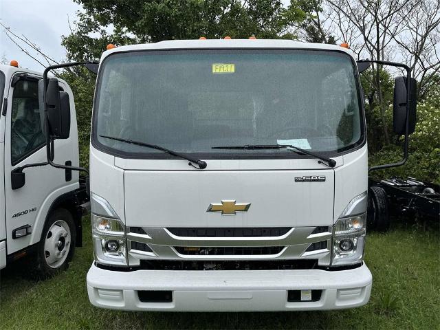 2024 Chevrolet Low Cab Forward 4500 Vehicle Photo in ALCOA, TN 37701-3235