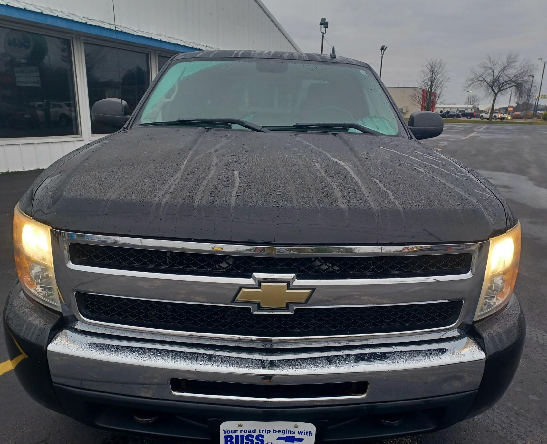 Used 2010 Chevrolet Silverado 1500 LT with VIN 1GCSKSE36AZ181698 for sale in Shawano, WI