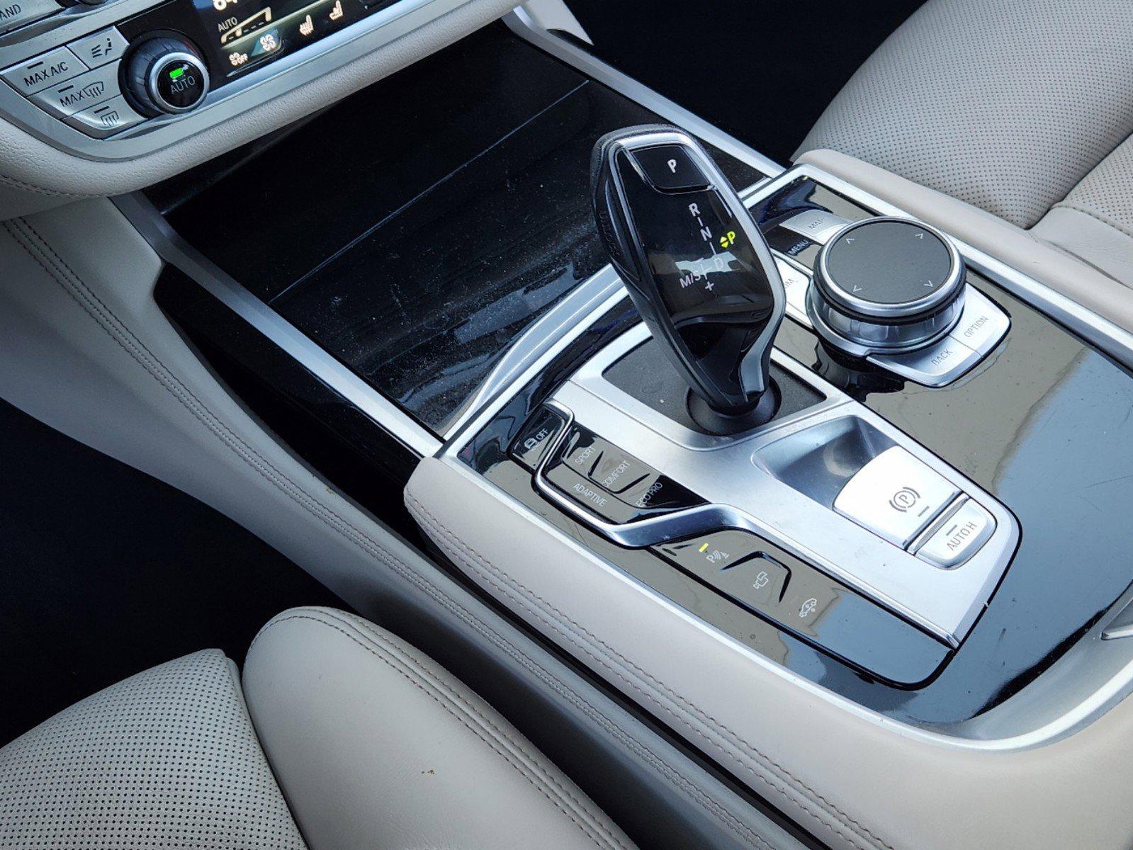 2022 BMW 740i Vehicle Photo in PLANO, TX 75024