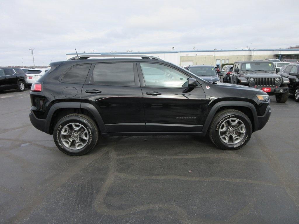 Used 2019 Jeep Cherokee Trailhawk with VIN 1C4PJMBX8KD418850 for sale in Collinsville, IL