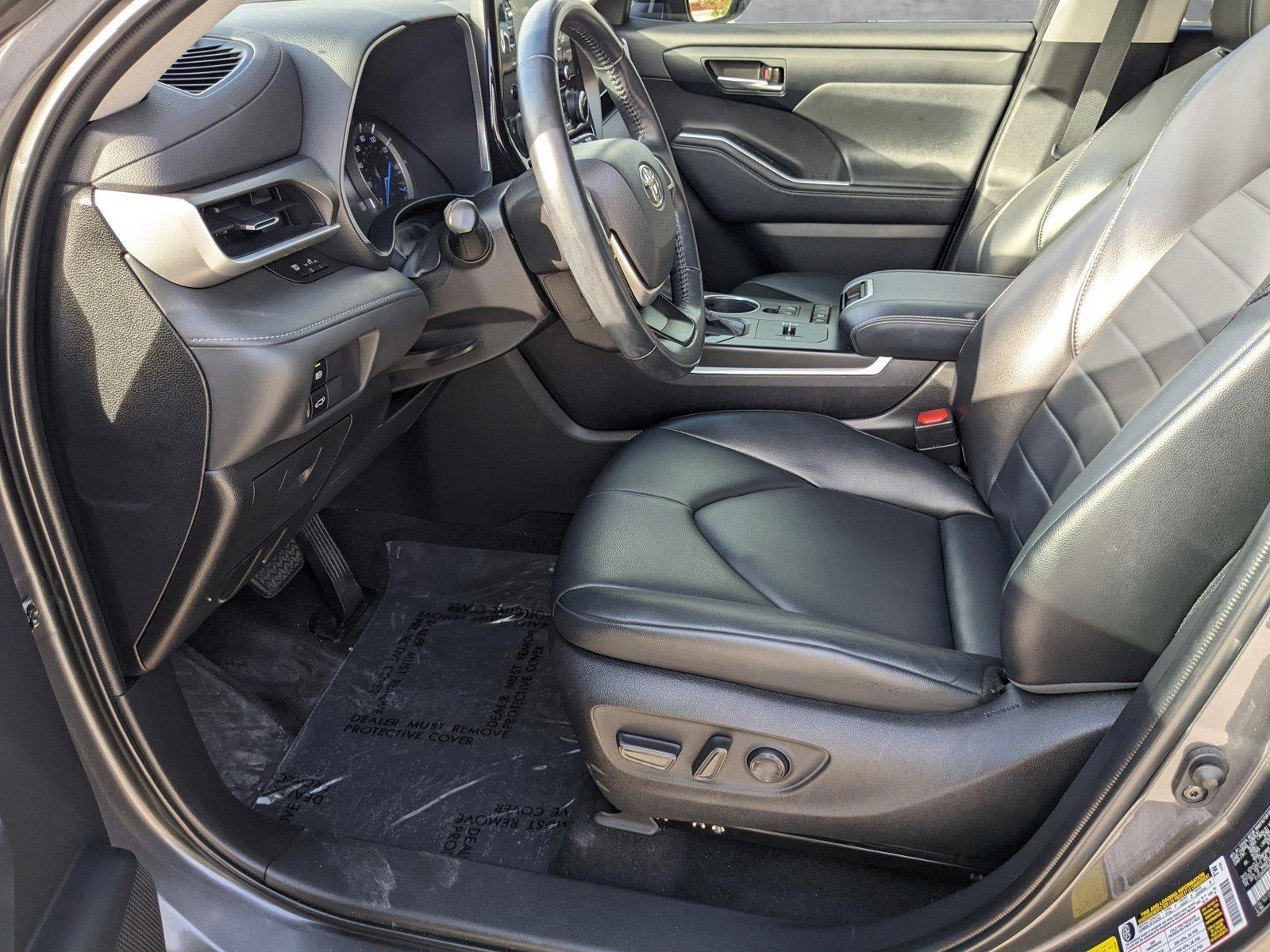 2022 Toyota Highlander Vehicle Photo in Davie, FL 33331