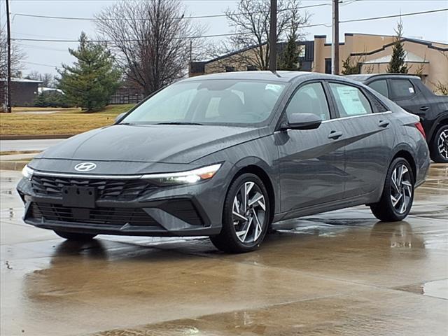 2025 Hyundai ELANTRA Vehicle Photo in Peoria, IL 61615