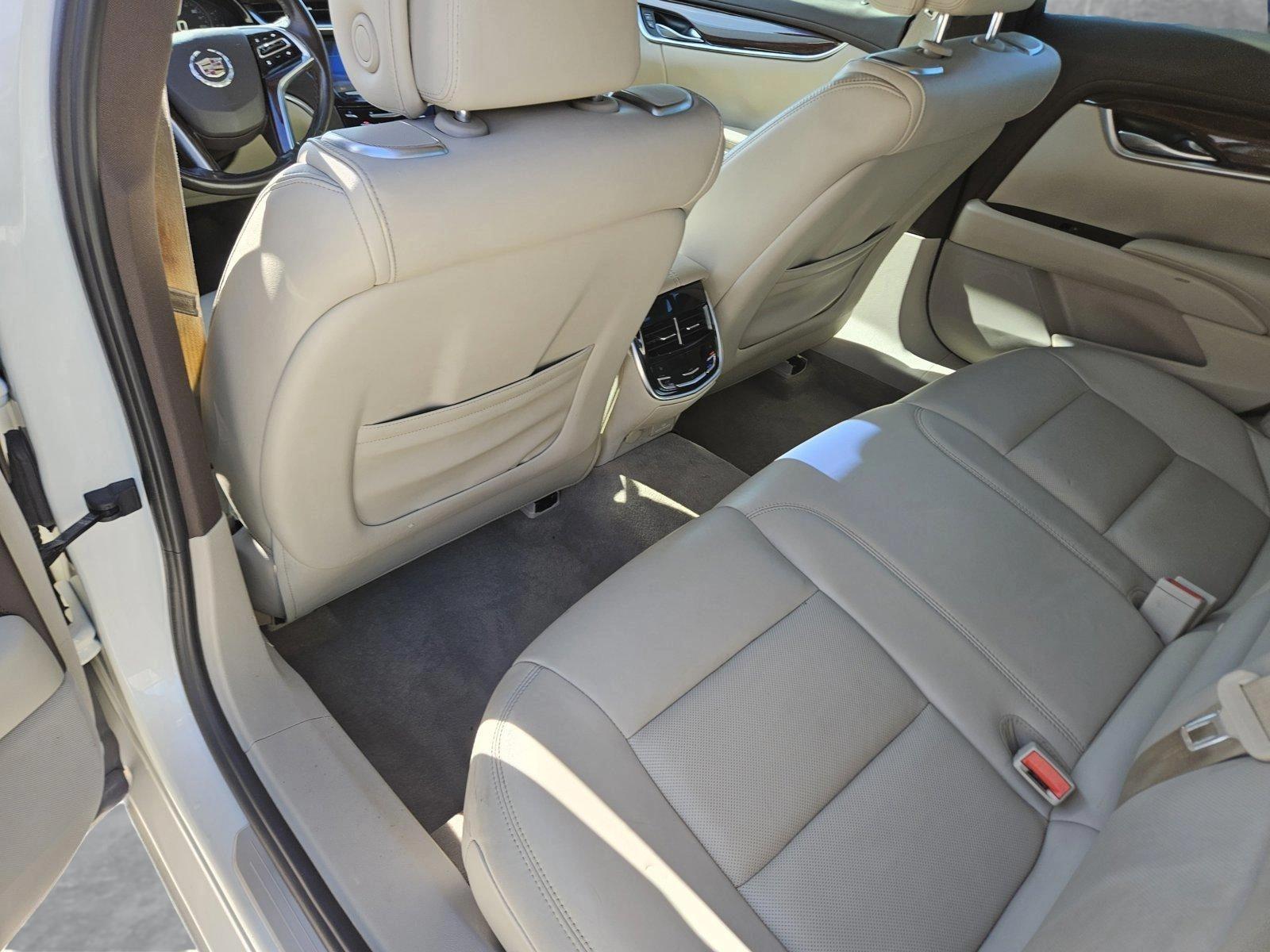 2013 Cadillac XTS Vehicle Photo in NORTH RICHLAND HILLS, TX 76180-7199