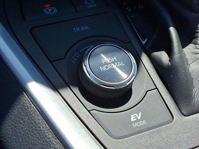 2021 Toyota RAV4 Hybrid Vehicle Photo in DANBURY, CT 06810-5034
