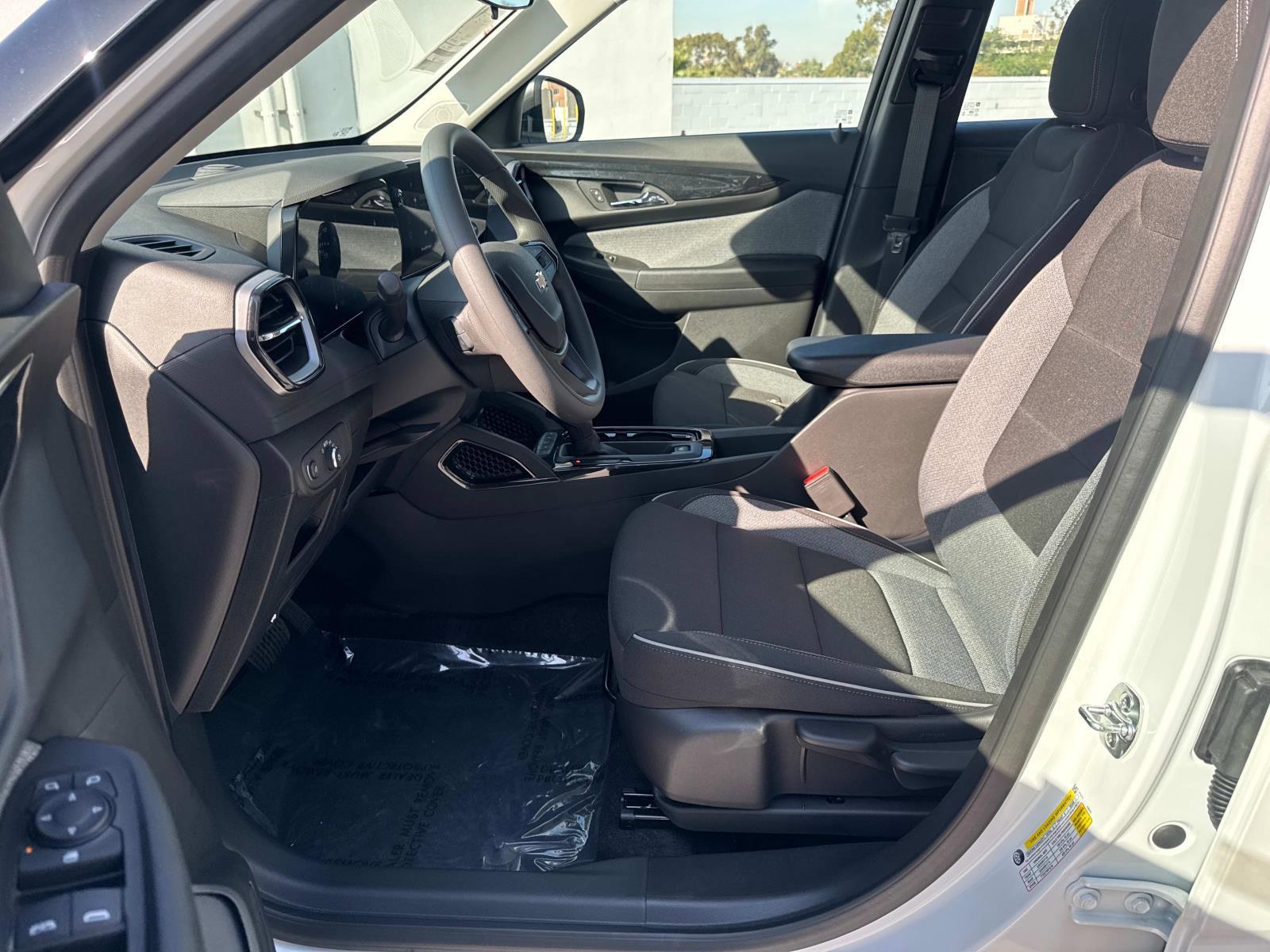 2025 Chevrolet Trailblazer Vehicle Photo in LOS ANGELES, CA 90007-3794