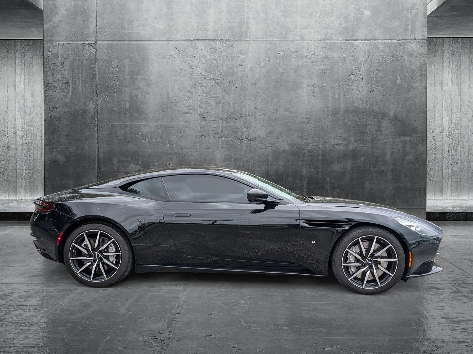 2017 Aston Martin DB11 Vehicle Photo in Fort Lauderdale, FL 33316