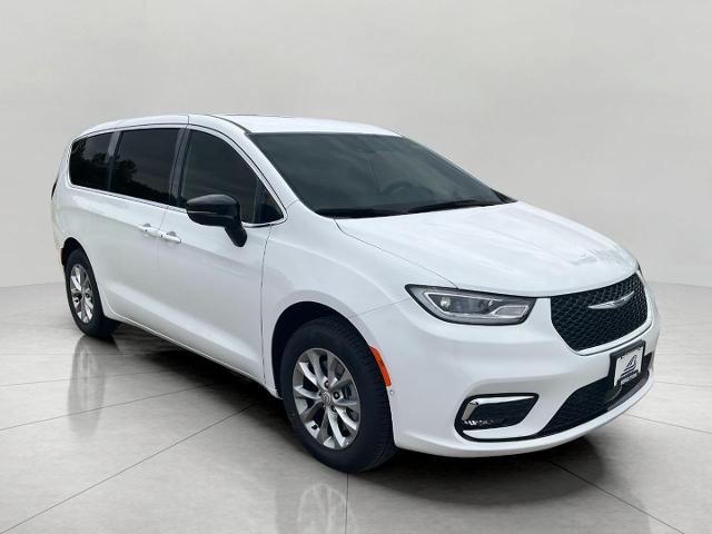 2025 Chrysler Pacifica Vehicle Photo in Kaukauna, WI 54130