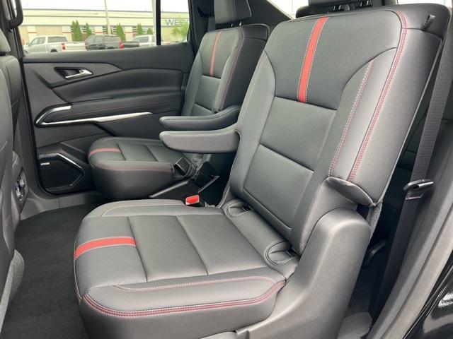 2025 Chevrolet Traverse Vehicle Photo in GREEN BAY, WI 54304-5303