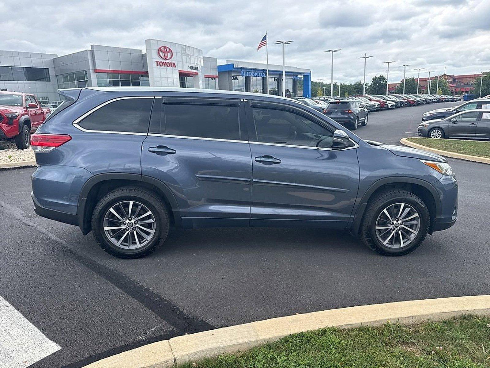 2018 Toyota Highlander Vehicle Photo in Harrisburg, PA 17111